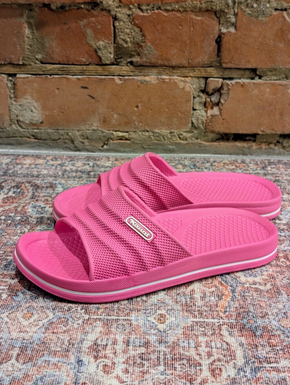 Like New! Kauai Pink Pool Slide Sandals